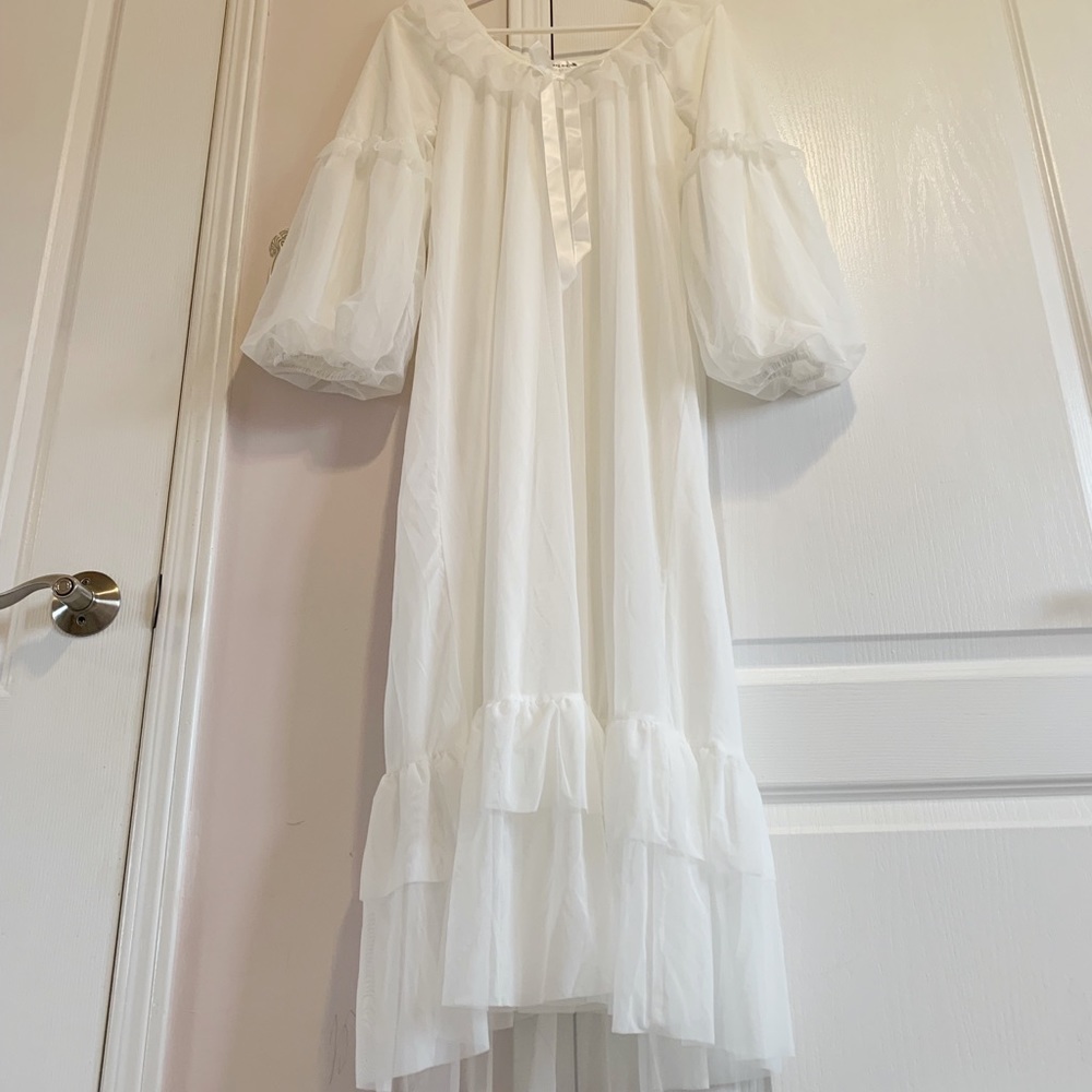 BEAUTY SLEEPING GOWN SIZE SMALL/MEDIUM